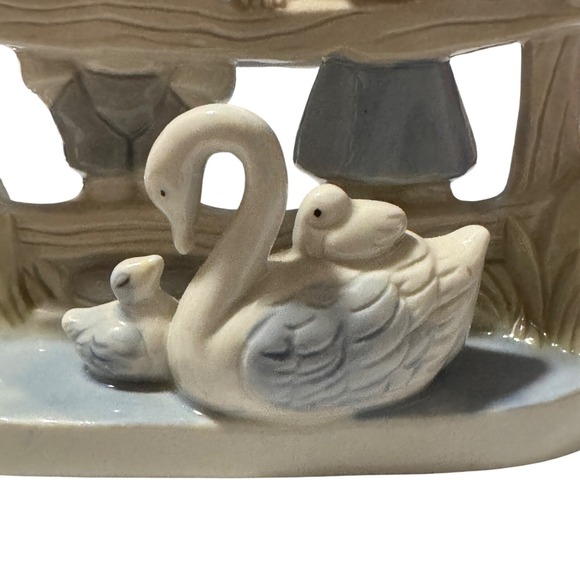 VTG 1988 Artmark Country Pond Dutch Boy Girl Swan Fine Porcelain Figurine - Picture 13 of 13